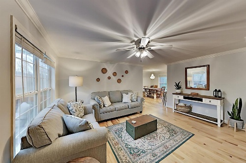 Secluded Escape Near Downtown & Biltmore Fun home image 1